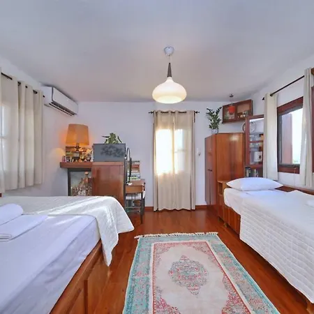 παναής & μαρία / Panais & Maria * Skopelos Town