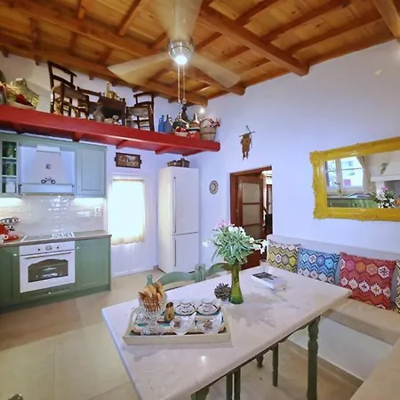 παναής & μαρία / Panais & Maria * Skopelos Town